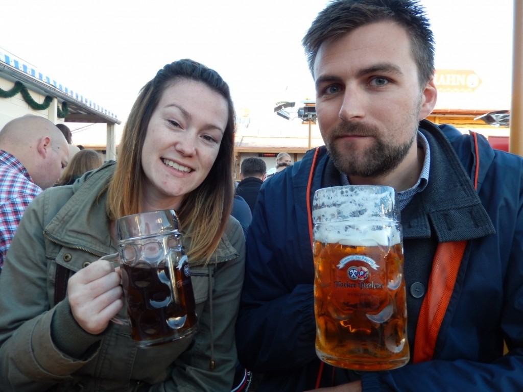 Oktoberfest: Hacker Festzelt Biergarten/Rides